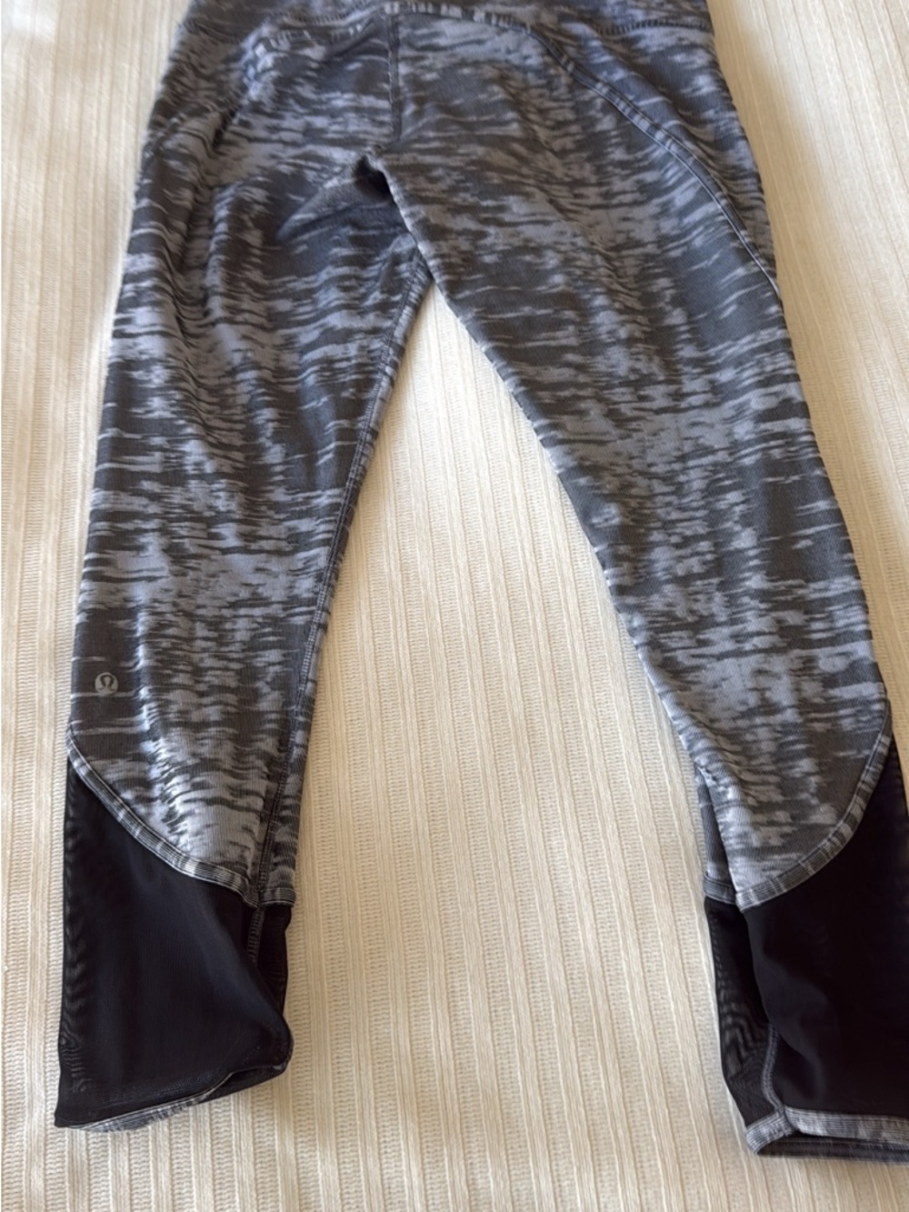 Lululemon leggings mesh bottom